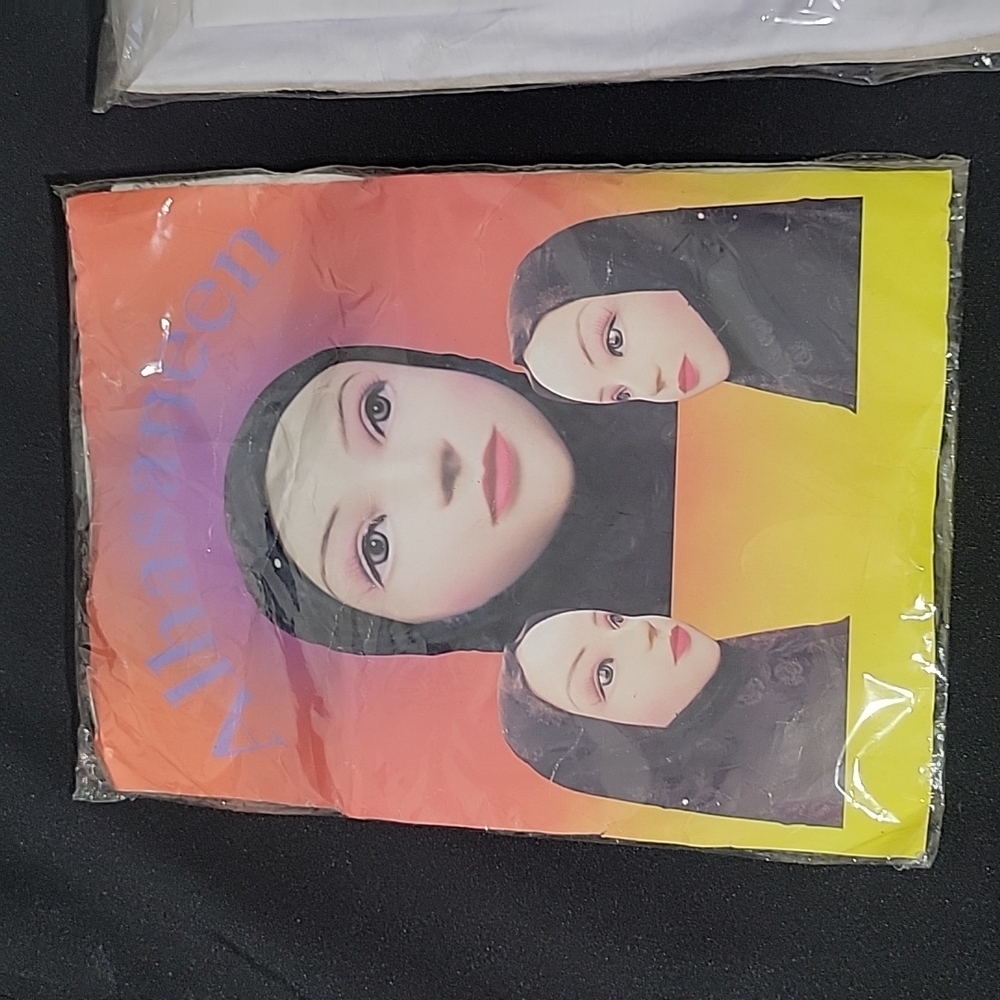 2 NIP Hijab White Silver - Picture 4 of 5